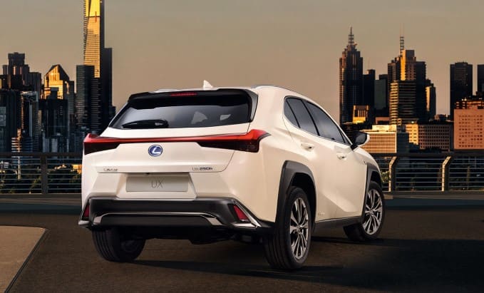 вид сзади lexus ux 2018