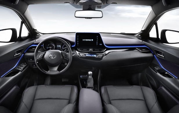 фото toyota c-hr 2018 панель приборов