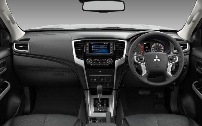 фото салона митсубиси l200