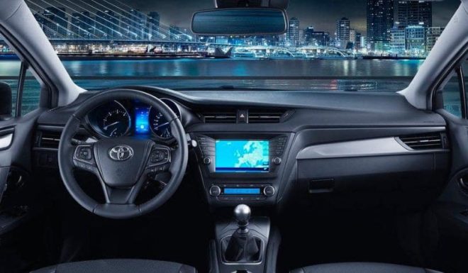 фото салона toyota avensis 2019