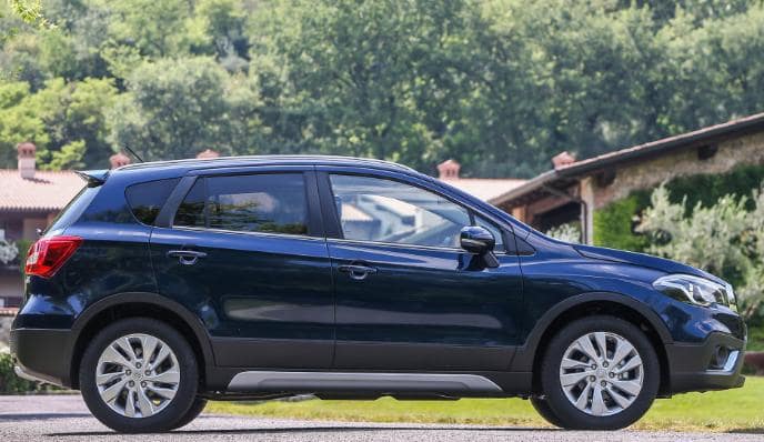 вид сбоку сузуки sx4 2019