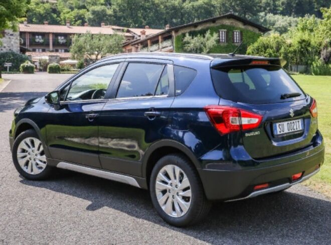 Сузуки SX4 2020 сзади